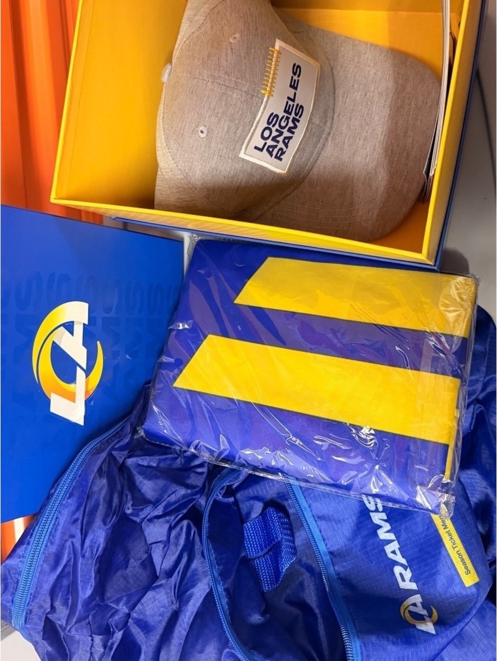 Los Angeles Rams items - Picture 2 of 2
